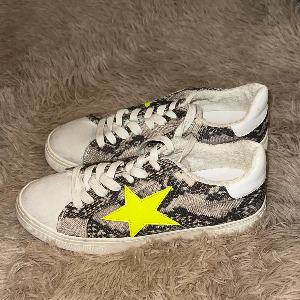 Steve Madden White and Snake Print Athletic Shoes - Picture 2 of 6